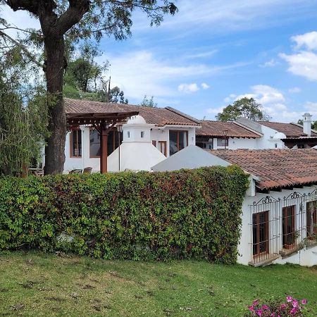 Amplia Casa Antigua Guatemala Con Pergola Y Jardinヴィラ エクステリア 写真