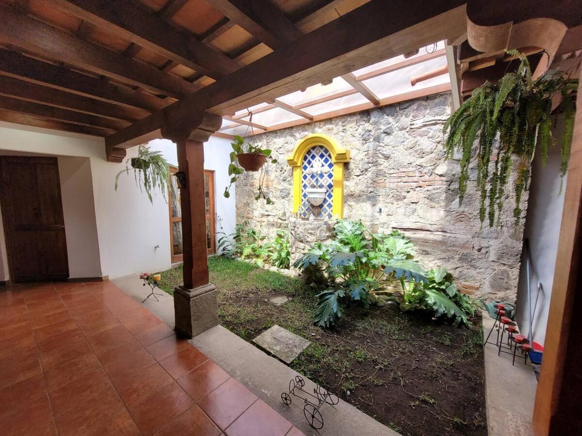 Amplia Casa Antigua Guatemala Con Pergola Y Jardinヴィラ エクステリア 写真