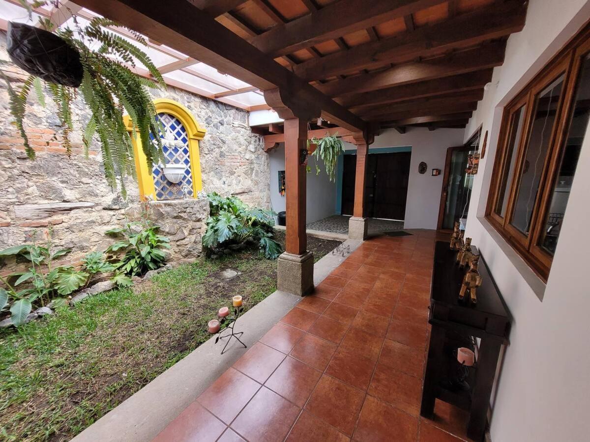 Amplia Casa Antigua Guatemala Con Pergola Y Jardinヴィラ エクステリア 写真