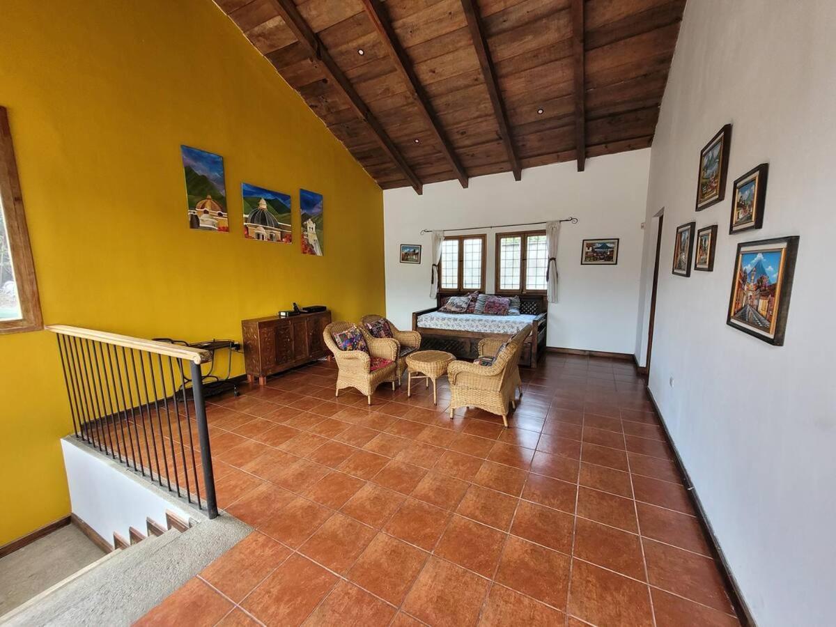 Amplia Casa Antigua Guatemala Con Pergola Y Jardinヴィラ エクステリア 写真