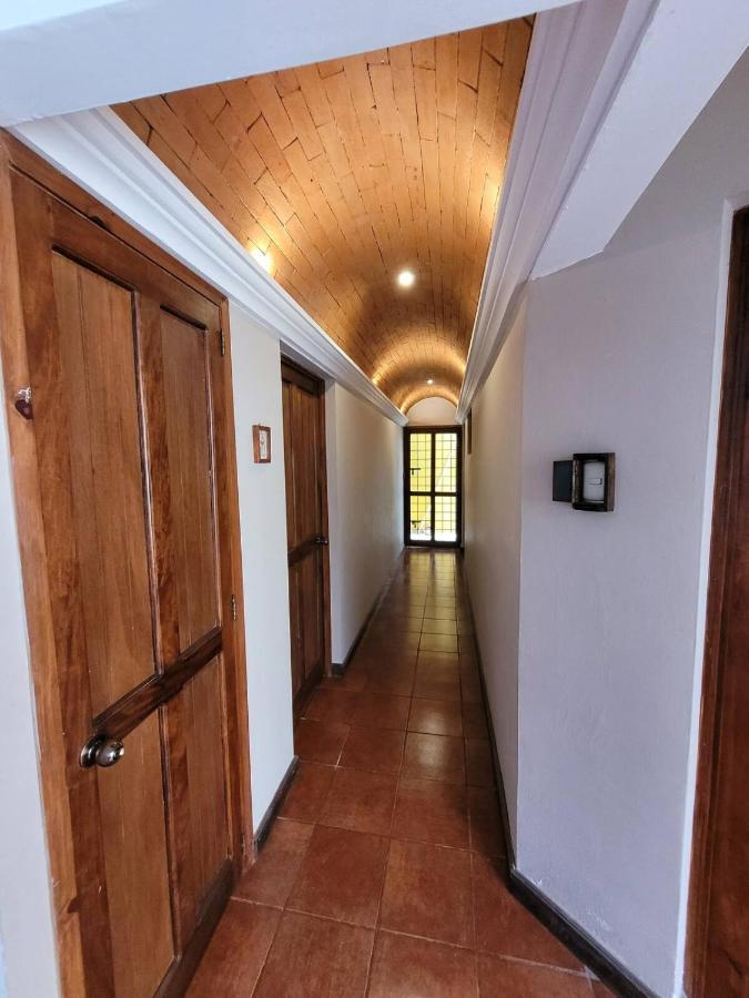 Amplia Casa Antigua Guatemala Con Pergola Y Jardinヴィラ エクステリア 写真